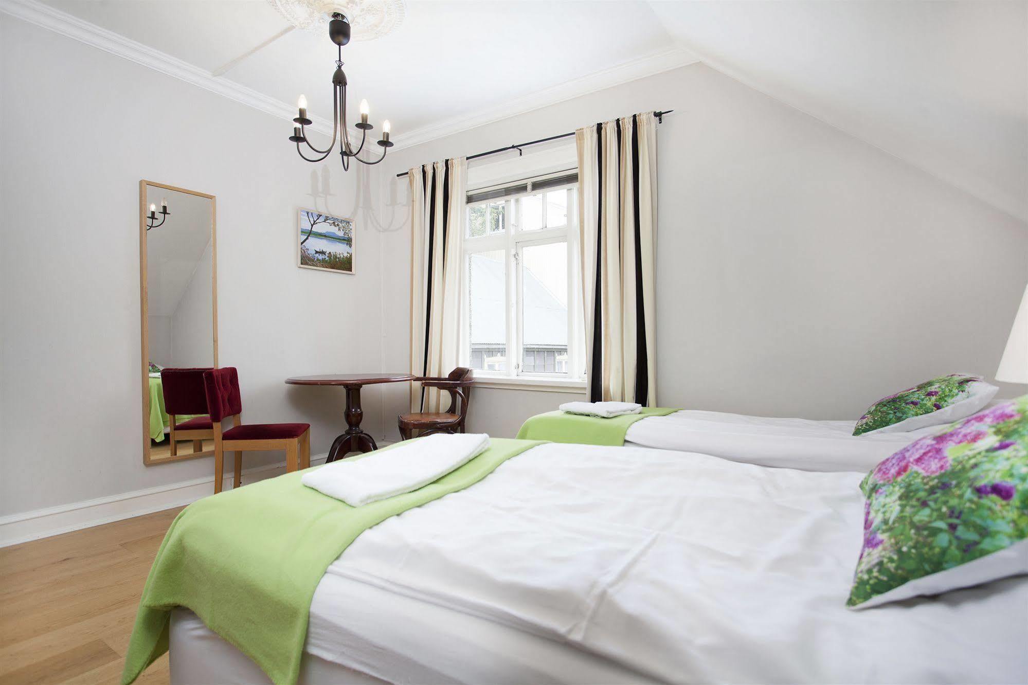 Skolabru Guesthouse Reykjavik Ngoại thất bức ảnh